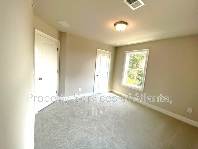 Building Photo - 912 Sweetwater Grove