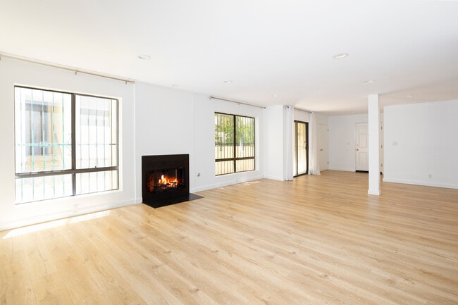 Building Photo - 1738 S Bentley Ave