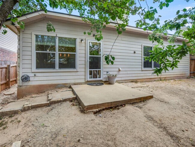 Building Photo - 2012 Rachel Ln