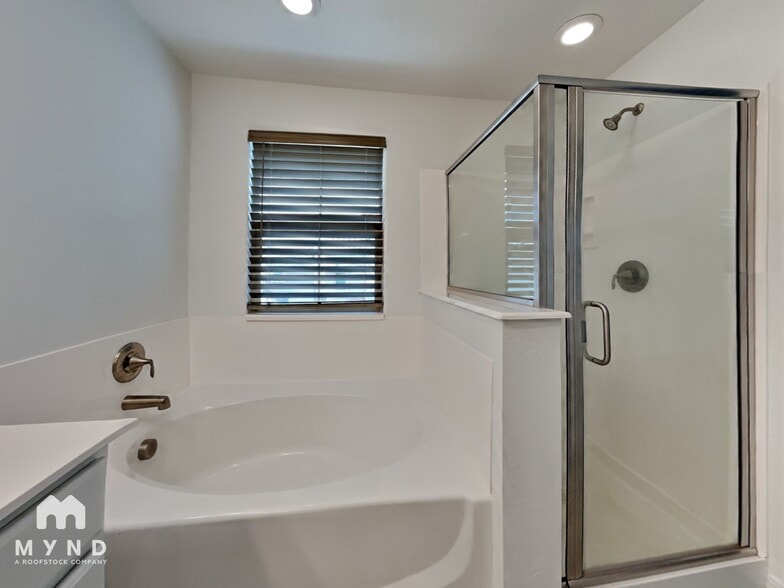 Building Photo - 14238 W Hackamore Dr.