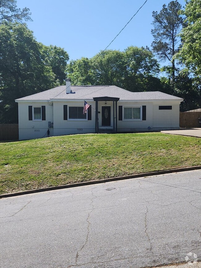 Building Photo - Charming 3-Bedroom Home for Rent-2014 43rd...