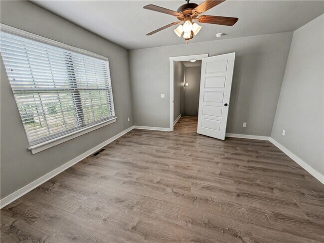 Building Photo - 396 N Torc Ln