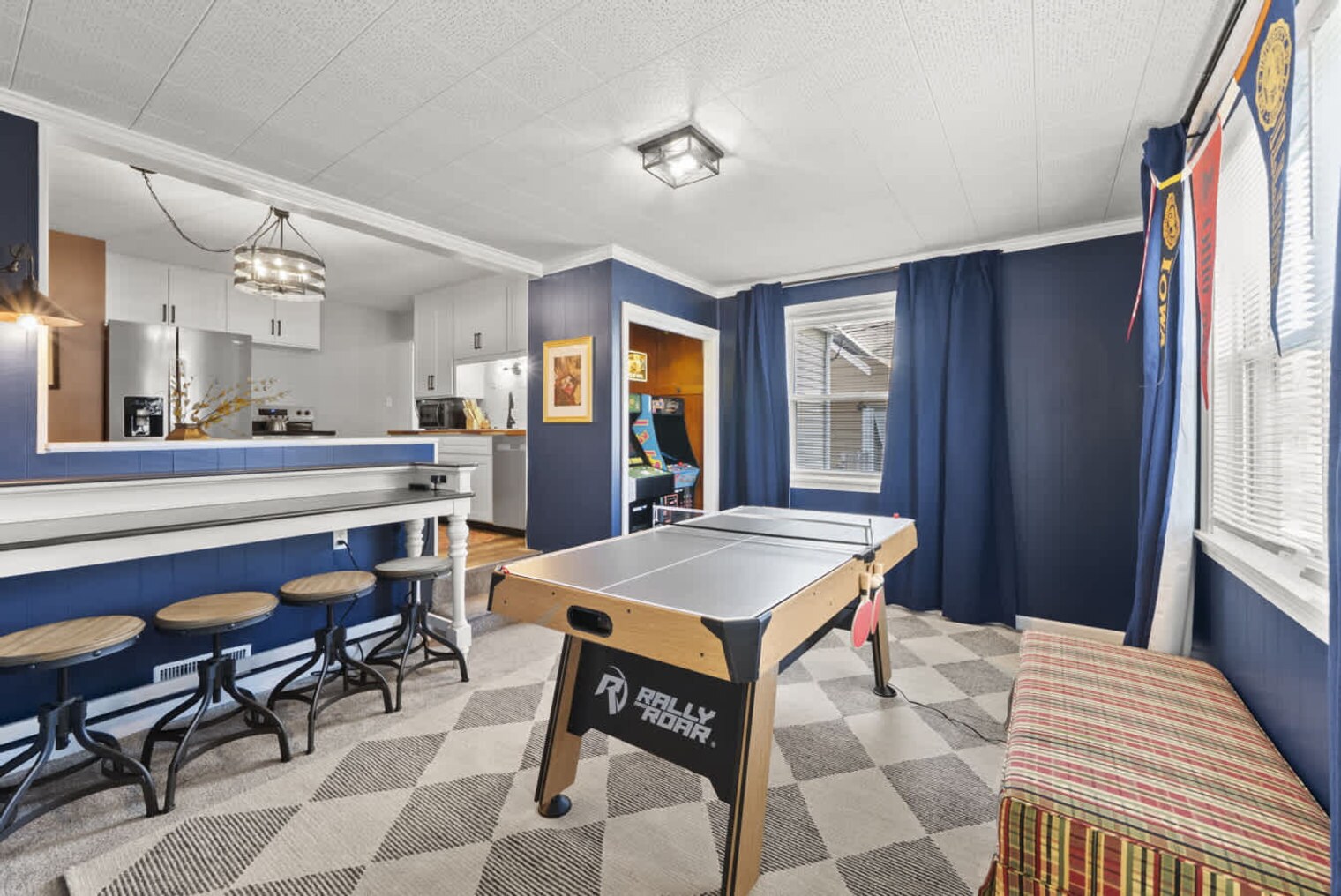 Building Photo - 1710 Hess Blvd