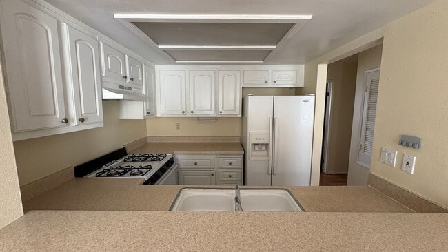 Building Photo - 1 Bedroom Apartment for Rent