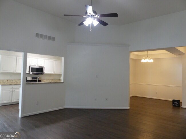 Building Photo - 36 Saratoga Pl
