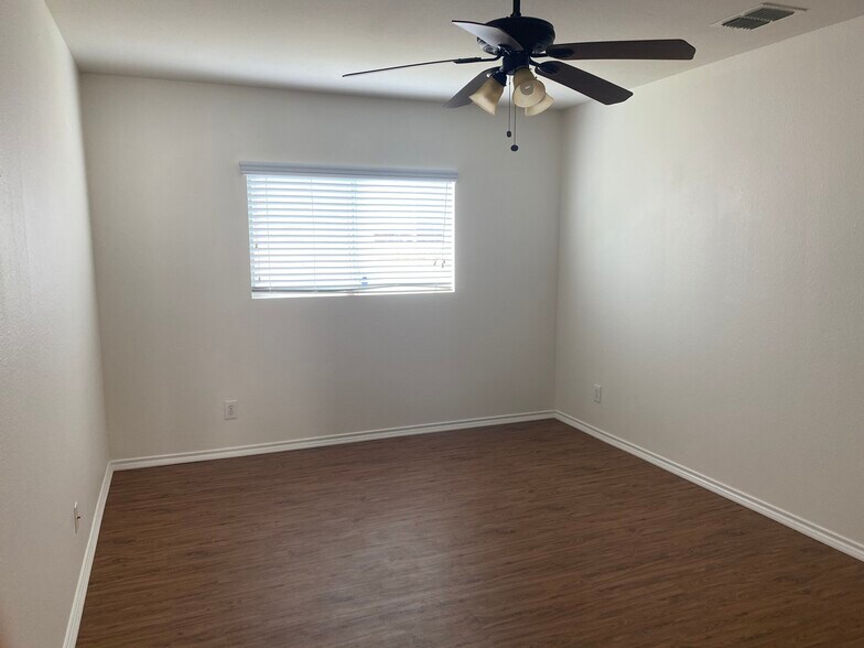 Building Photo - 25715 Gold Yarrow