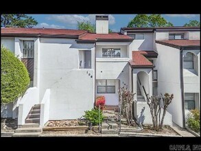 Building Photo - 301 Kings Row Dr