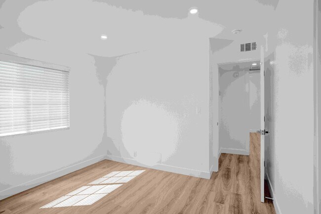 Building Photo - Brand-New Designer 2 Bed / 2 Bath – Spacious Upstairs Unit w/ Parking | Prime Alhambra