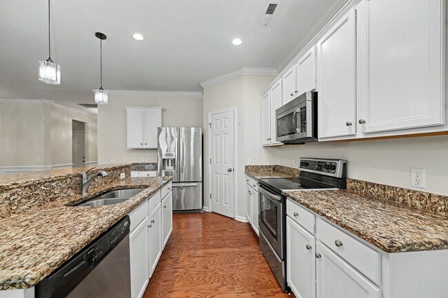 Building Photo - 247 Clayburne Dr