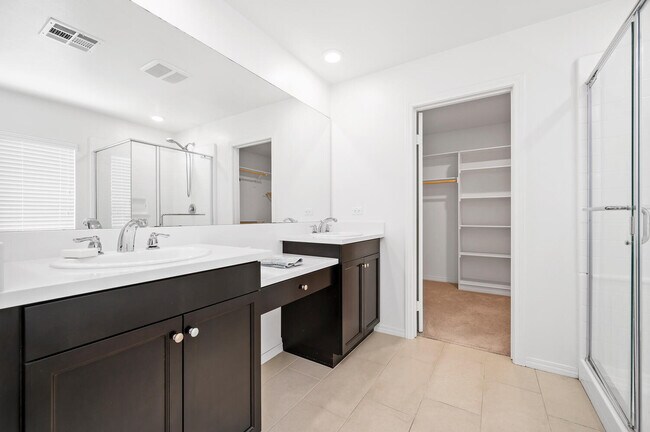 Building Photo - 36712 Summer Dain Ln