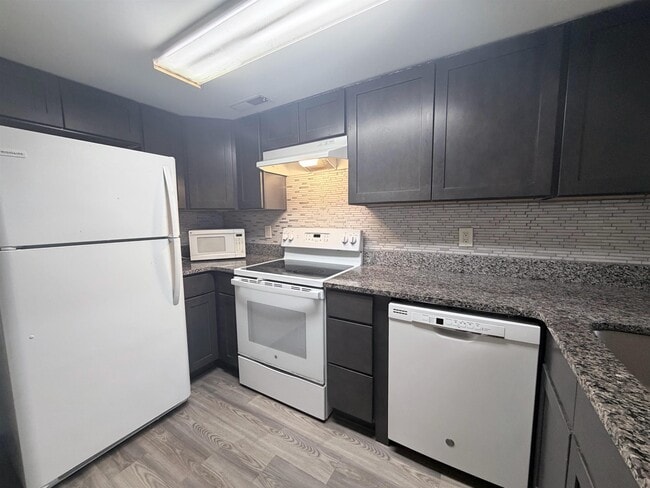 Building Photo - 1100 Possum Trot Rd