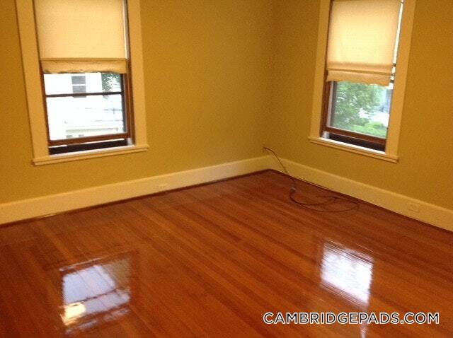 Building Photo - 26 Dover St