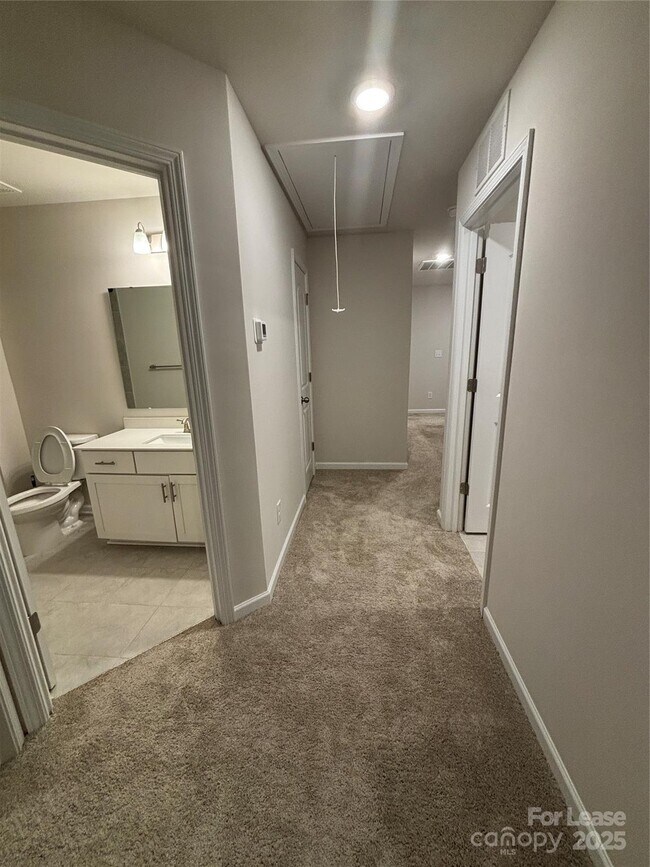 Building Photo - 414 Sagecroft Ln