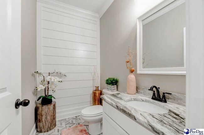 Building Photo - 4008 W Eagle St