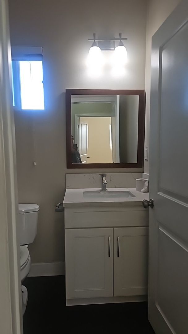 Building Photo - 74(860)