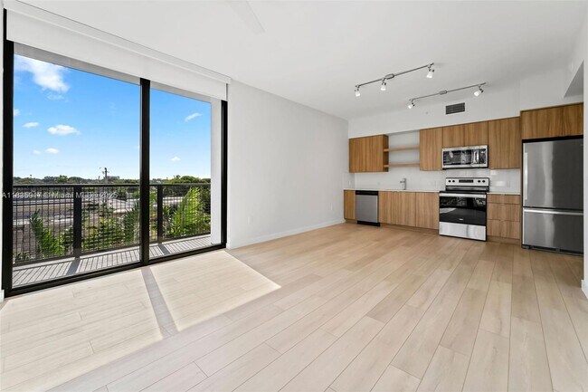 555 NE 8th St 555 NE 8th St Fort - 555 Ne 8th St Fort Lauderdale Fl Building Photo 