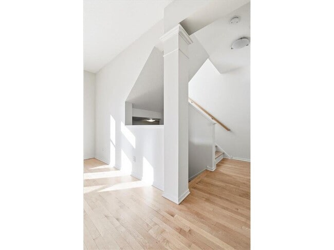 Building Photo - 325 W River Pkwy