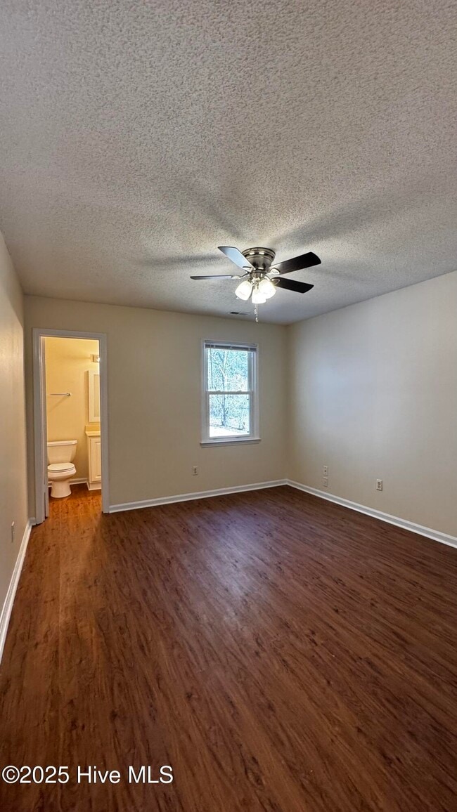 Building Photo - 218 Cedar Crk Dr