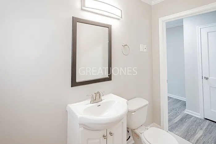 Building Photo - 1236 S Dixon Dr