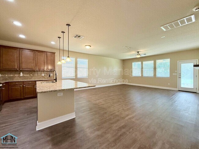 Building Photo - 12807 Waterlily Way