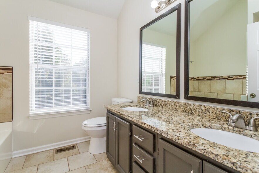 Building Photo - 5036 Countryside Dr