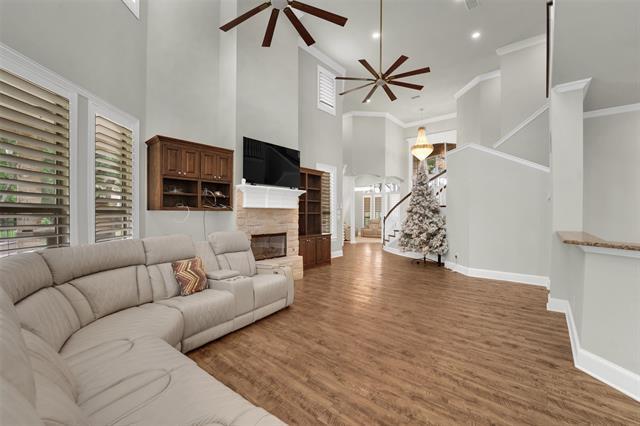 Building Photo - 2202 Southern Oaks Dr