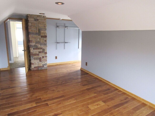 Building Photo - 303-305 11th St SE