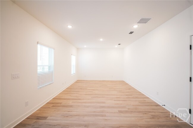 Building Photo - 108 Kingswood Cir