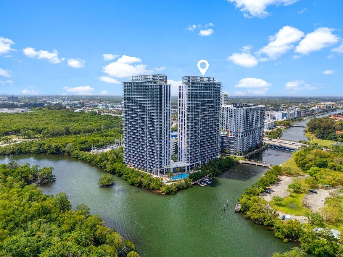 Building Photo - 16385 Biscayne Blvd