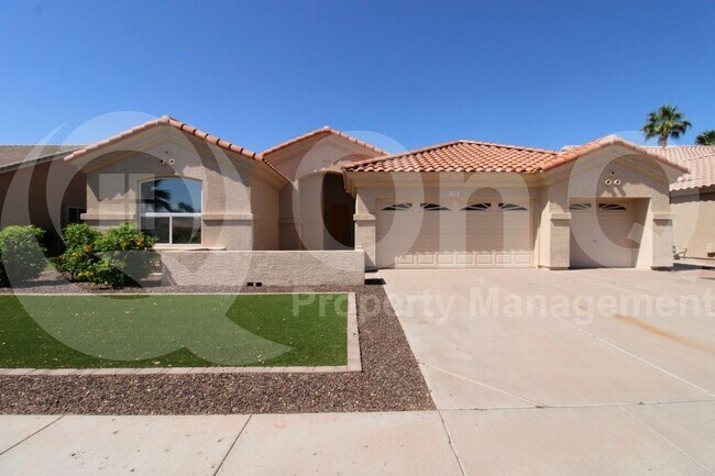 Primary Photo - 770 W Cherrywood Dr