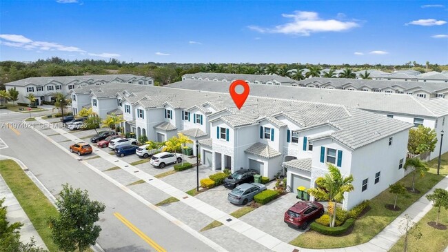 Building Photo - 2619 SE 11th St