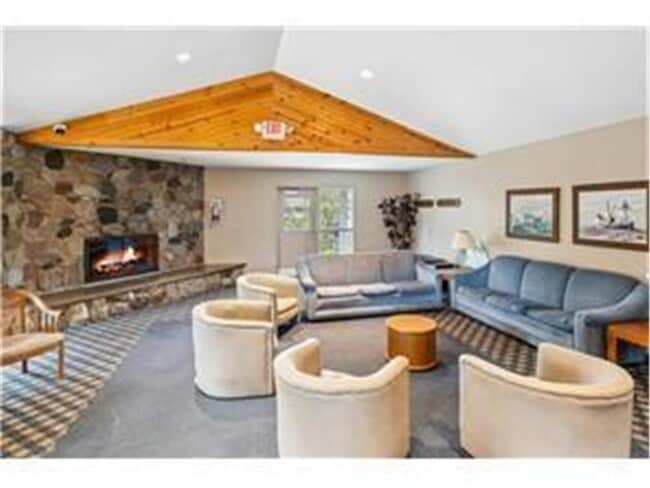 Building Photo - 3563 Blue Jay Way