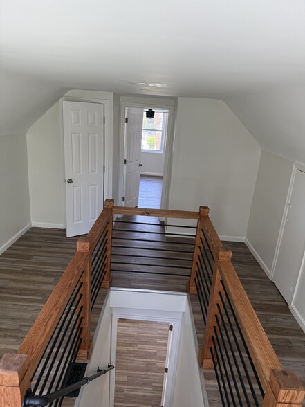 Building Photo - 2031 Carpenter Dr