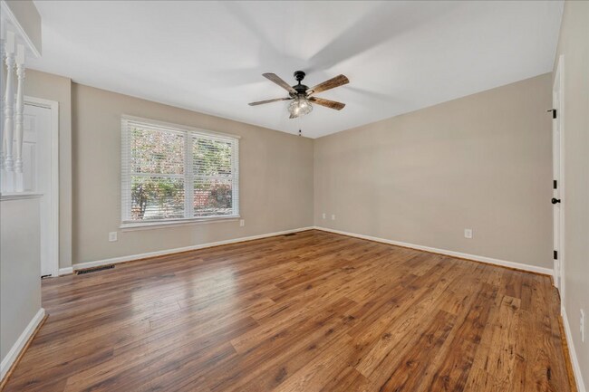 Building Photo - 5184 Orchard Hill Dr