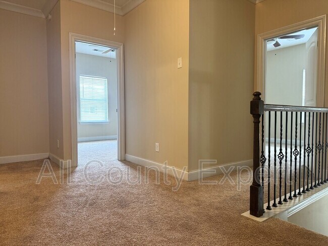 Building Photo - 5065 Rialto Way