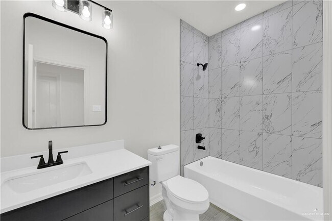 Building Photo - 23 Robin Rd