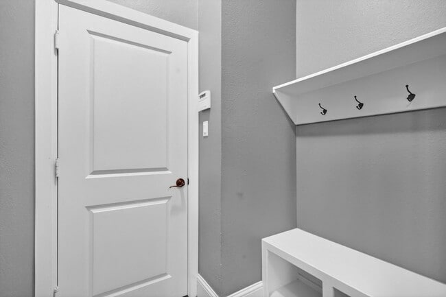 Building Photo - 6702 Auburn Sands Dr