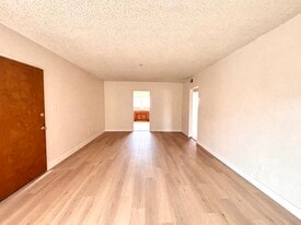 Building Photo - 524 N 21st St