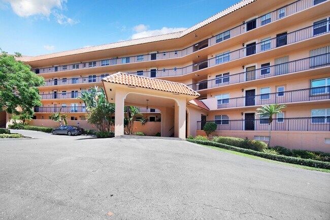 Building Photo - 2871 N Ocean Blvd