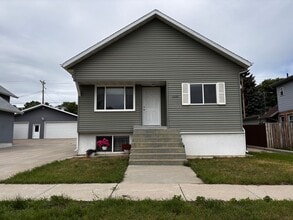 Building Photo - 1008