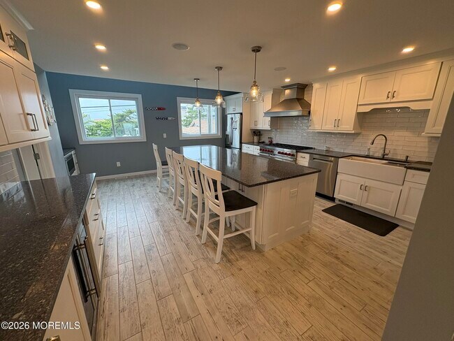 Building Photo - 3608 Ocean Terrace