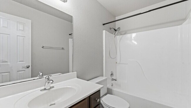 Building Photo - "Charming 3-Bed, 2-Bath Home in Centerton – Your Cozy Retreat Awaits!"