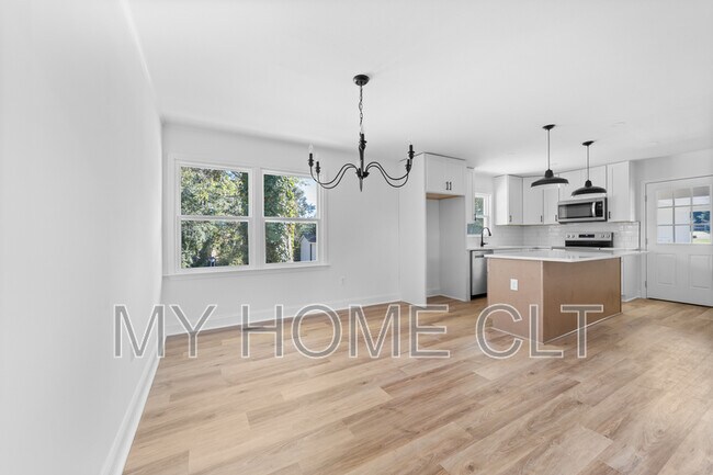 Building Photo - 3503 Linwood Rd