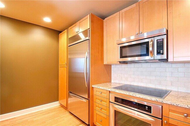Building Photo - 2795 Peachtree Rd