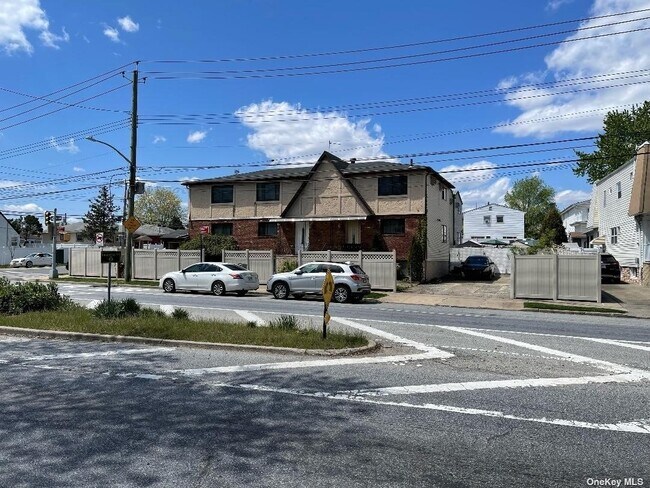 Primary Photo - 185 Lamberts Ln