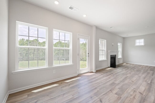 Building Photo - 13012 Lannister Dr