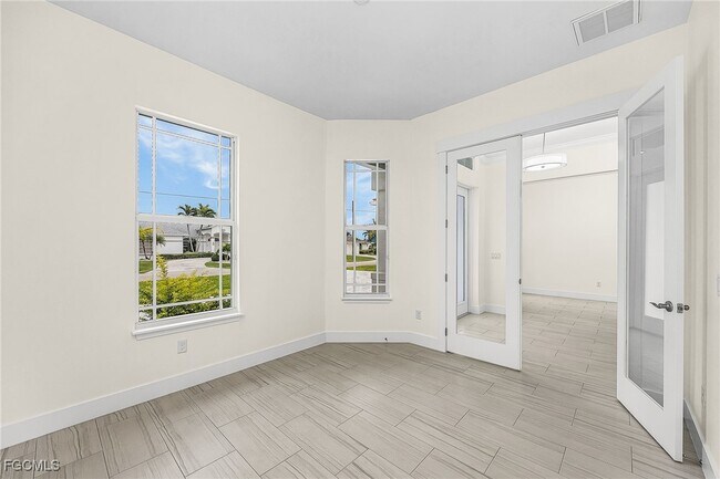 Building Photo - 3614 SE 17th Pl