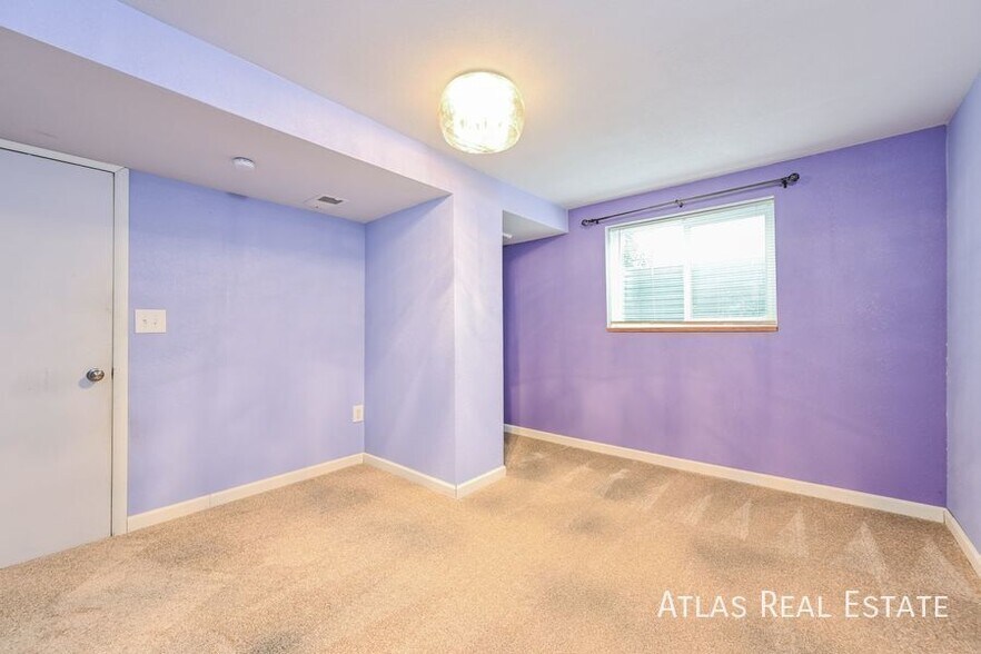 Building Photo - 16729 E Layton Ave