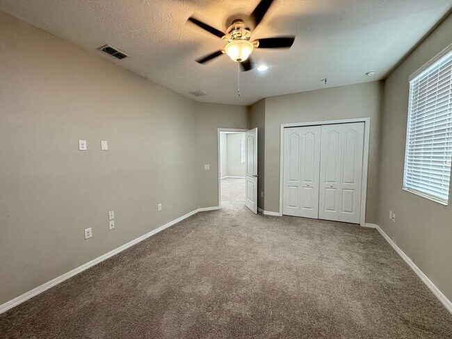 Building Photo - $300 off of a month of rent!! Experience the Epitome of Lakeside Luxury Living — For Rent in Narc...