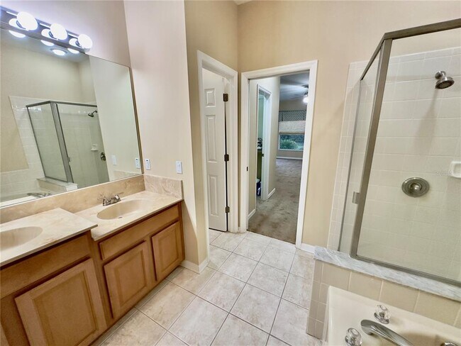 Building Photo - 10222 Devonshire Lake Dr